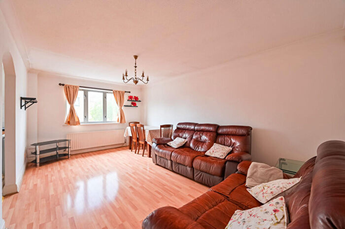 2 Bedroom Flat For Sale In Compass Point, Grenade Street, Limehouse, London, E14