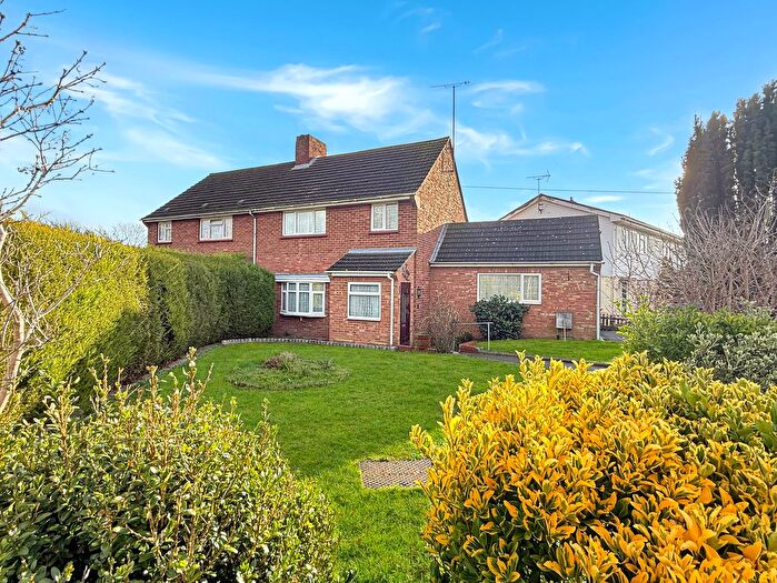 3 Bedroom Semi Detached House For Sale In Deanery Hill, Braintree, CM7