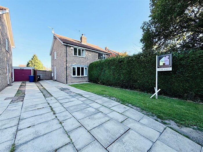 2 Bedroom Semi Detached House For Sale In Plantation Drive, Barlby, Selby, YO8