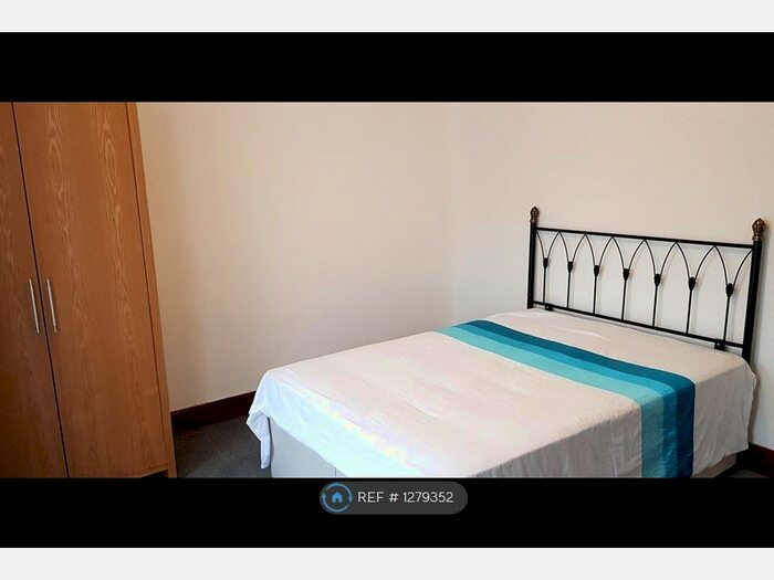 4 Bedroom Terraced House To Rent In Grange Avenue, Reading RG6