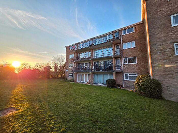 2 Bedroom Flat To Rent In Tower Close, Gosport, PO12