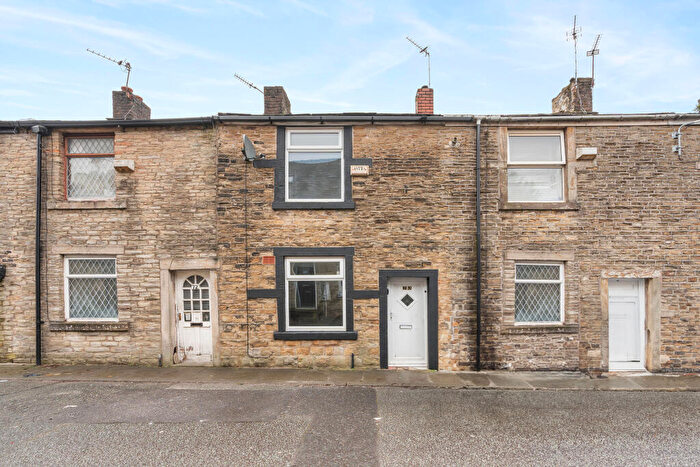2 Bedroom Terraced House To Rent In Newbold Street, Rochdale, Greater Manchester, OL16
