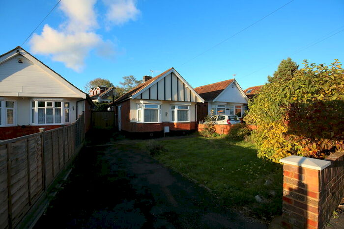 2 Bedroom Detached Bungalow To Rent In Midanbury, Southampton, SO18