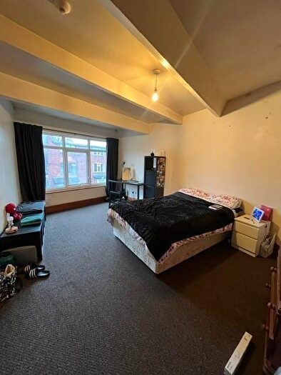 5 Bedroom House To Rent In Manor A Drive, Leeds, LS6
