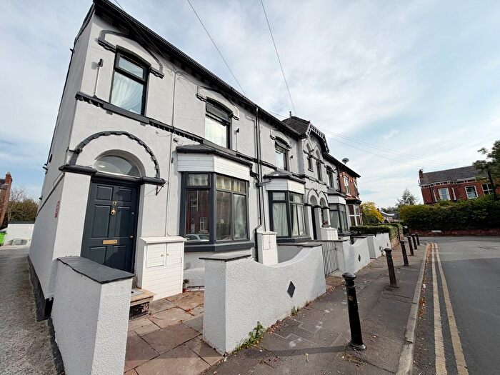 2 Bedroom Flat To Rent In Egerton Crescent, Manchester, M20