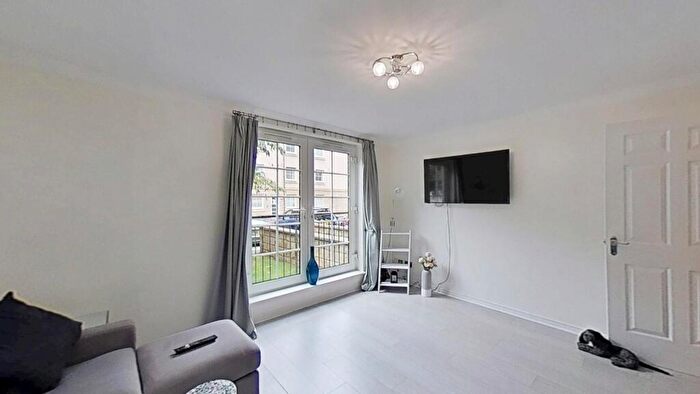2 Bedroom Flat To Rent In Stead's Place, Edinburgh, Midlothian, EH6
