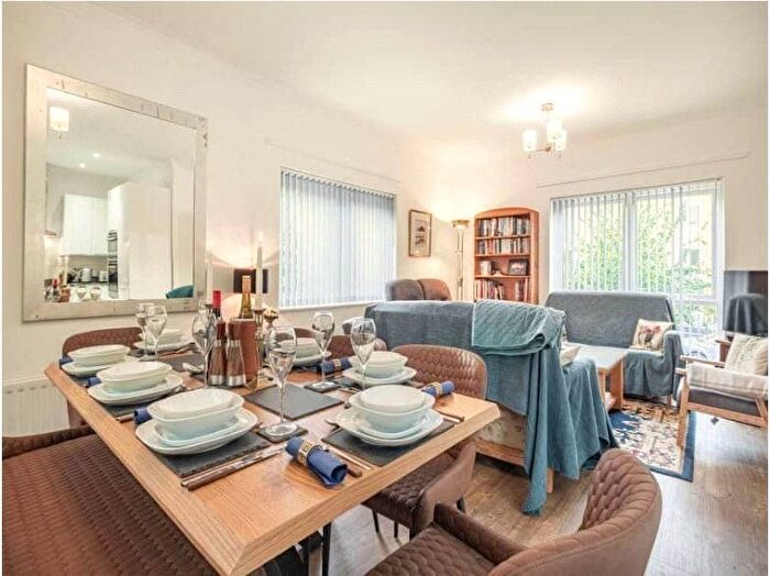 4 Bedroom Terraced House To Rent In Printers Mews, Bow West, E3