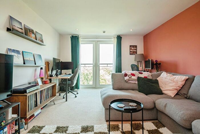 1 Bedroom Flat For Sale In Great Ormes House, Ferry Court, Cardiff, South Glamorgan, CF11
