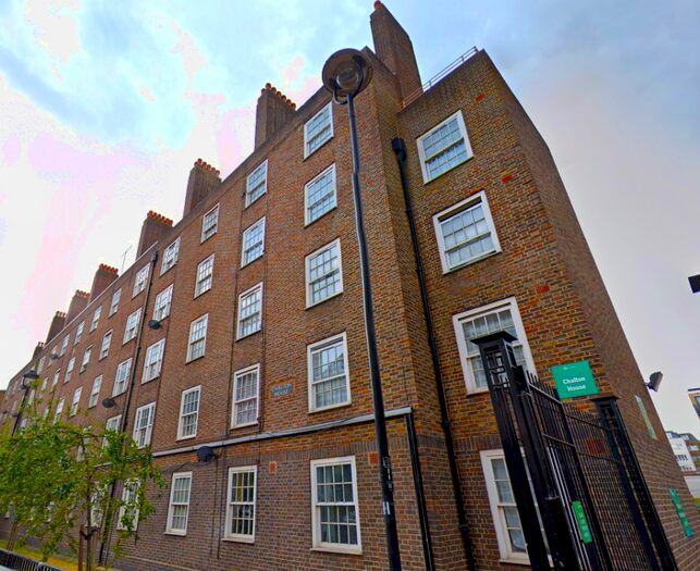 3 Bedroom Flat To Rent In Chalton House, Euston, London, NW1
