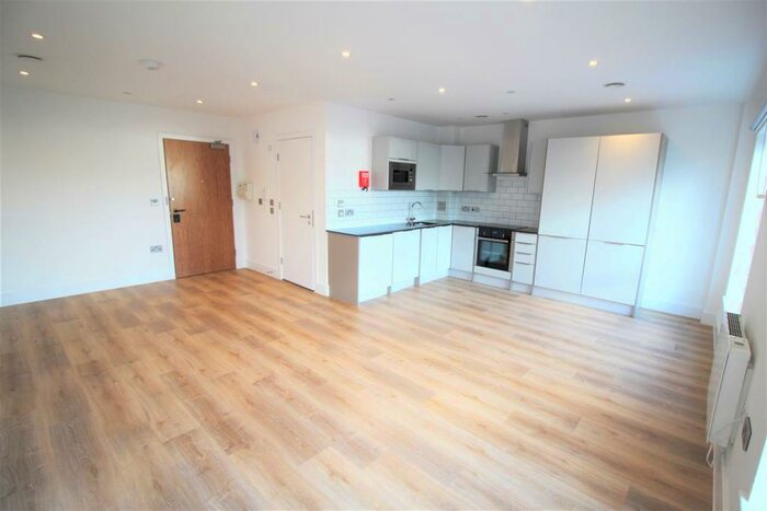 Studio To Rent In London Road, Town Centre, RH10