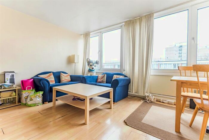 4 Bedroom Flat To Rent In Sherfield Gardens, London, SW15