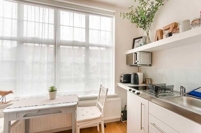 1 Bedroom Maisonette To Rent In Doyle Gardens, Kensal Green, London, NW10