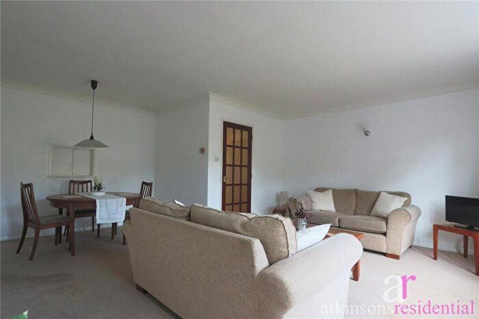 3 Bedroom Terraced House For Sale In Wellington Road, Enfield, Middlesex, EN1