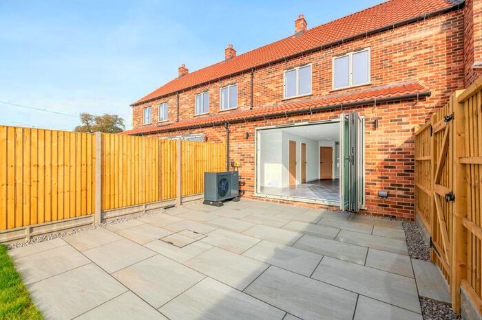 3 Bedroom Town House For Sale In Manor Yard Court, Fiskerton, LN3
