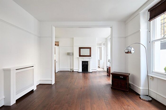 2 Bedroom Flat To Rent In Lower Richmond Road, Putney, SW15