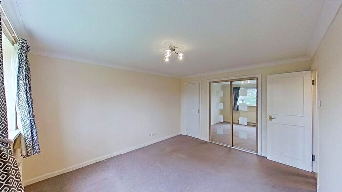 2 Bedroom Flat To Rent In Caithness Place, Edinburgh, EH5