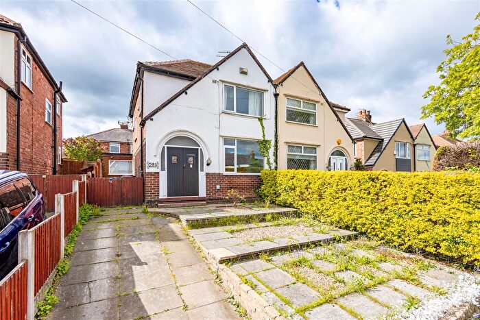 4 Bedroom Semi-Detached House For Sale In Golden Hill Lane, Leyland, PR25
