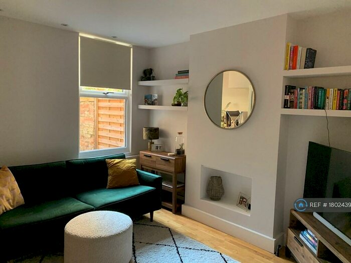 1 Bedroom Flat To Rent In Parish Lane, London, SE20