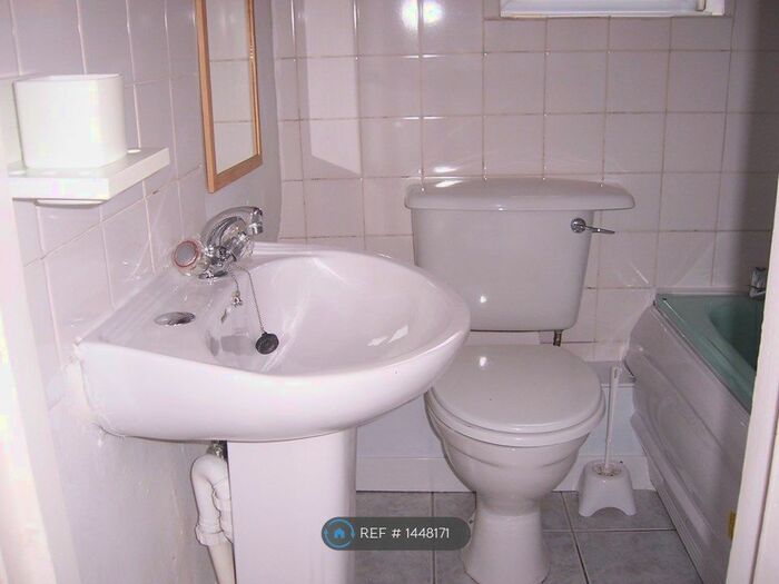 Studio To Rent In West Didsbury, Manchester, M20