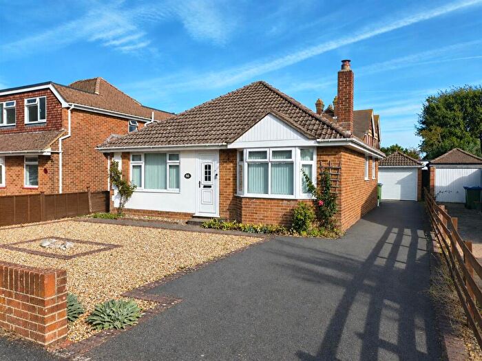 3 Bedroom Detached Bungalow For Sale In Martin Avenue, Stubbington, Fareham, PO14