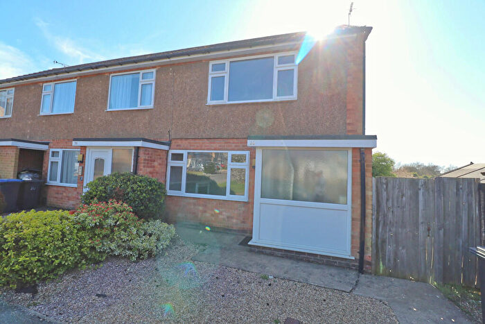 2 Bedroom End Of Terrace House To Rent In Saville Close, Hinckley, Leicestershire, LE10