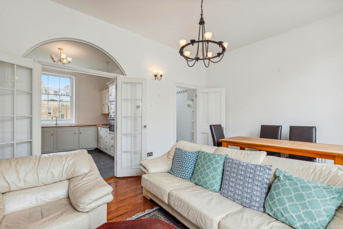 2 Bedroom Terraced House To Rent In Greenland Road, Camden, NW1