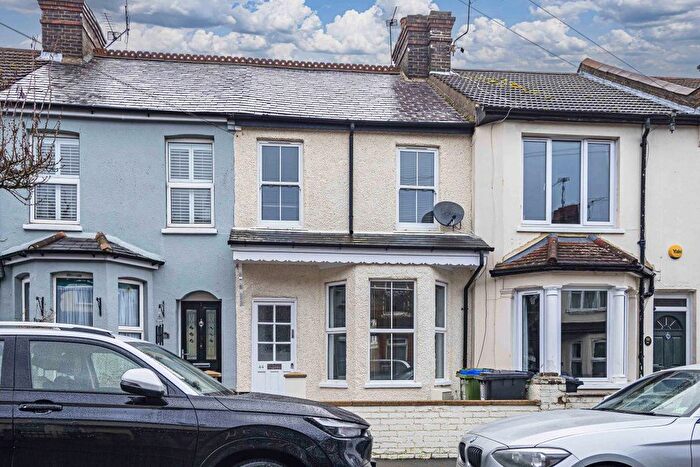 3 Bedroom Property To Rent In Diamond Road, Watford, WD24