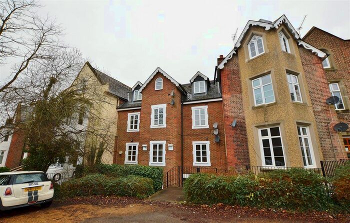 1 Bedroom Flat To Rent In Upton Park, Slough, SL1