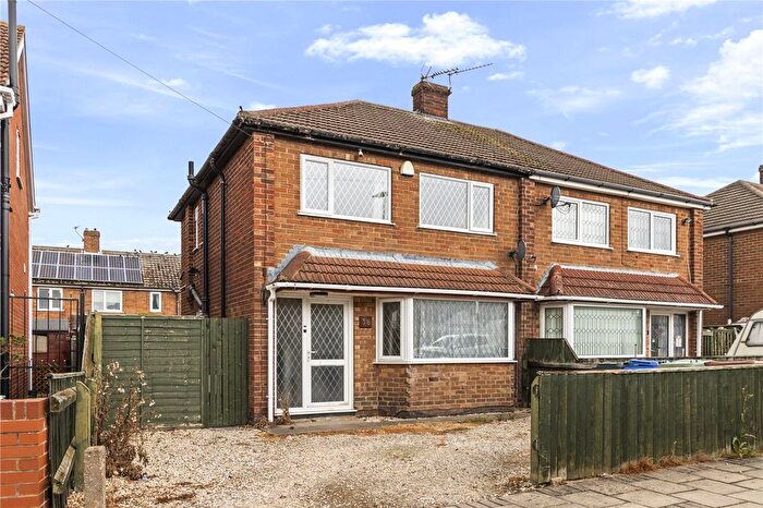 3 Bedroom Semi-Detached House For Sale In Springway Crescent, Grimsby, Ne Lincs, DN34