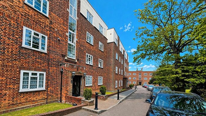 2 Bedroom Flat To Rent In Manor Court, Southgate, N14