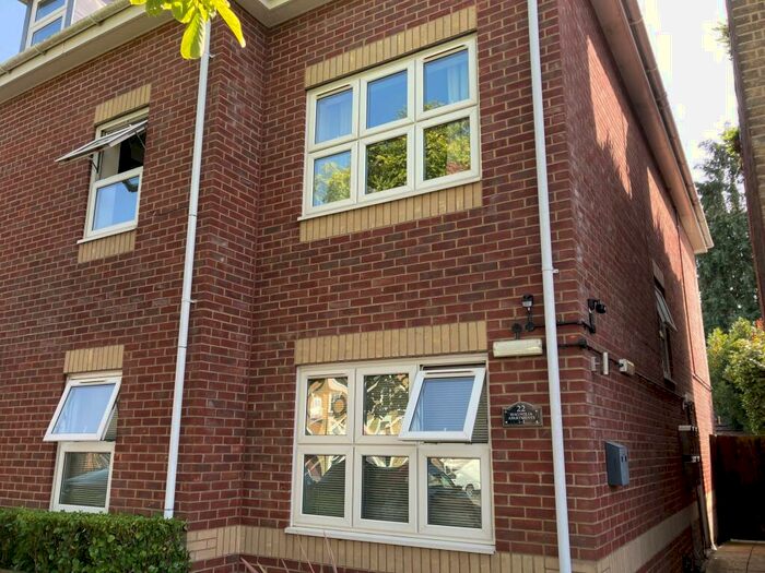 2 Bedroom Flat To Rent In Roberts Road, Shirley, SO15
