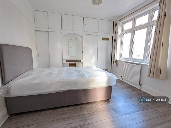 4 Bedroom Semi-Detached House To Rent In Forest Road, Fishponds, Bristol, BS16