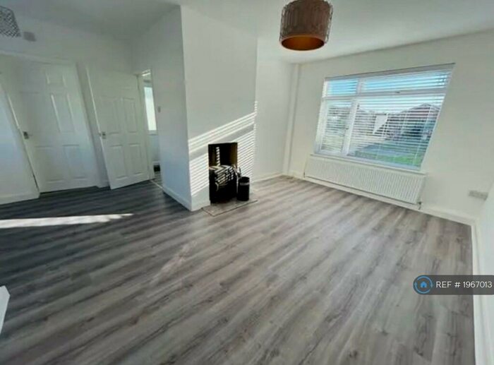 3 Bedroom Semi-Detached House To Rent In Queensway, Didcot, OX11