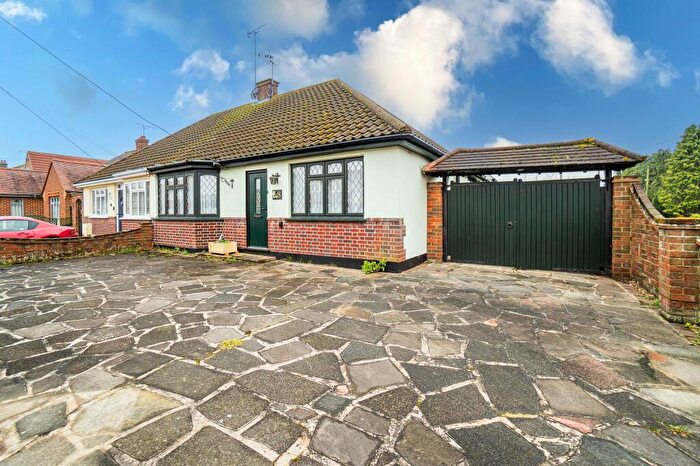 2 Bedroom Semi-Detached Bungalow For Sale In Highams Road, Hockley, SS5