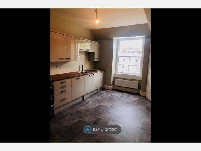 3 Bedroom Flat To Rent In Park Street, Bath, BA1