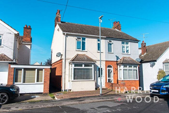 3 Bedroom Semi-detached House For Sale In College Road, Braintree, Essex, CM7