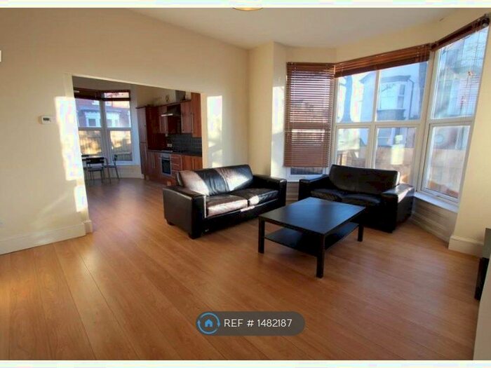 1 Bedroom Flat To Rent In Machon Bank, Sheffield, S7