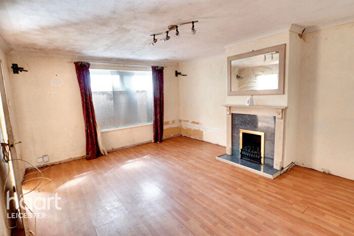 3 Bedroom Terraced House For Sale In Ledbury Green, Leicester, LE4