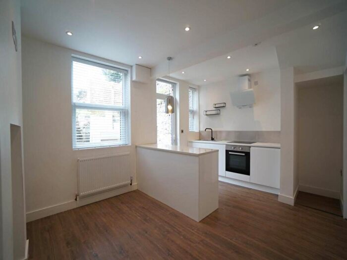 3 Bedroom House To Rent In Penllys Terrace, Bangor, LL57