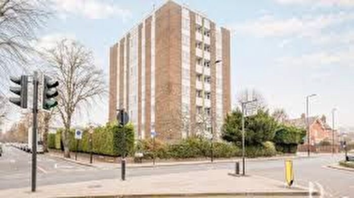 2 Bedroom Flat To Rent In Mount Park Road, London, W5