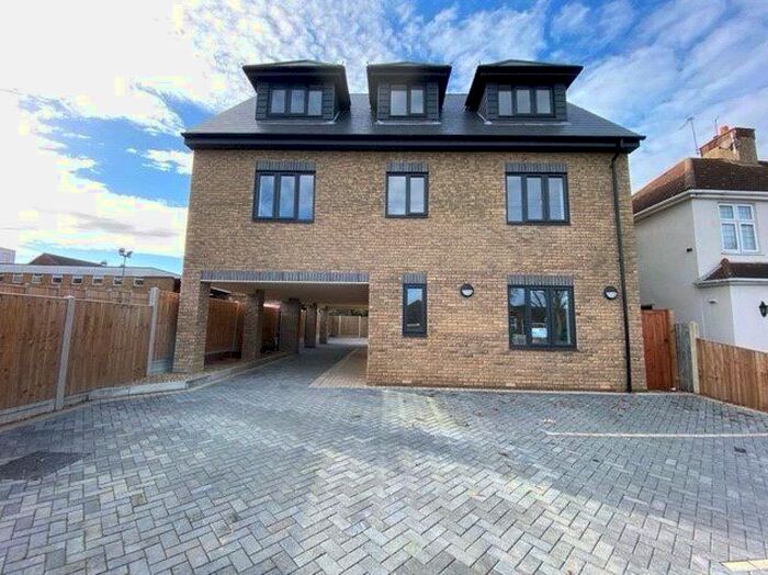 1 Bedroom Flat To Rent In Love Lane, Rayleigh, Essex, SS6