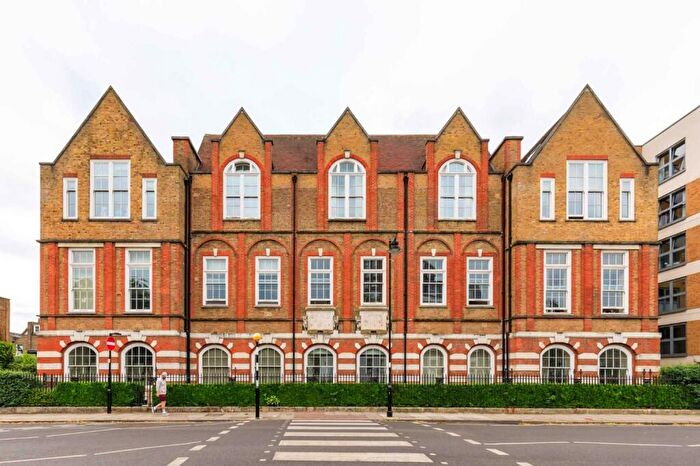 2 Bedroom Apartment To Rent In Shepperton Road, Haggerston, London, N1