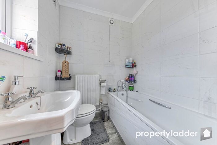 3 Bedroom End Of Terrace House For Sale In Cavell Road, Norwich, NR1