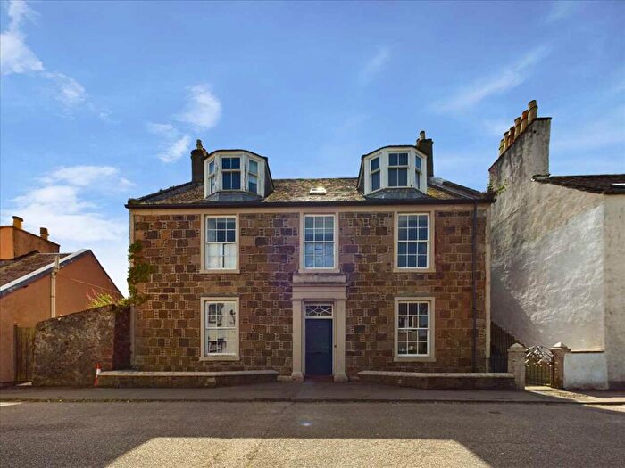 4 Bedroom Flat For Sale In Glengarriff, Kirk Street, Campbeltown, PA28