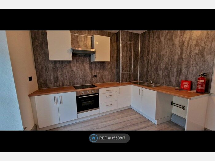 1 Bedroom Flat To Rent In Main Street, Pembroke, SA71