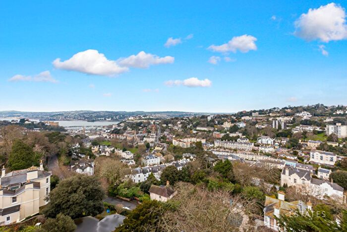 2 Bedroom Flat For Sale In Ridgeway Heights, Torquay, TQ1