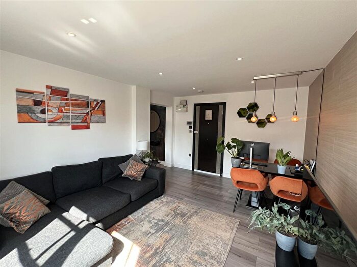 1 Bedroom Flat To Rent In Ewell Road, Surbiton, KT6