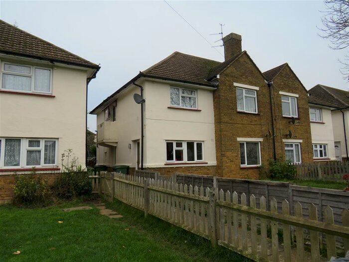 2 Bedroom Maisonette To Rent In Durham Close, Maidstone, ME15