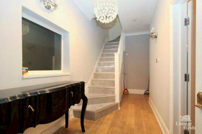 5 Bedroom House To Rent In Hampton Road, London, E4