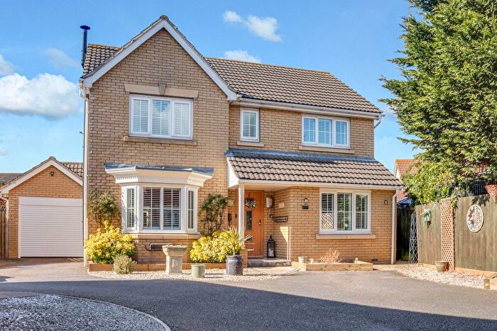 4 Bedroom Detached House For Sale In Havengore Close, Great Wakering, SS3